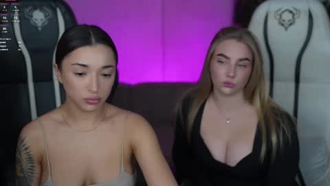 Snapshot of bright_diamonds_054 chatting on 10.30.25 Diamonds Girls online show from 10.30.25