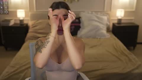 Snapshot of bright_diamonds_054 chatting on 11.03.25 Diamonds Girls online show from 11.03.25