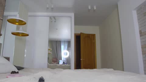 Amina Adelina online show from 01.11.25