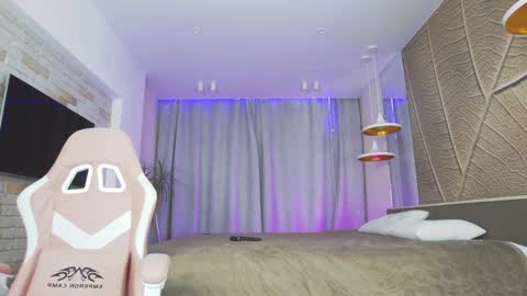 Amina Adelina online show from 02.06.25