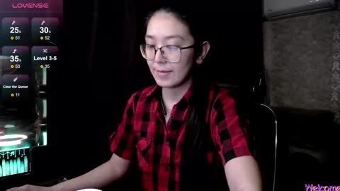 Snapshot of brightssmiles chatting on 10.20.25 Aisha online show from 10.20.25
