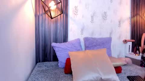 Snapshot of brigittemiller chatting on 10.20.25 BRIGITTE online show from 10.20.25