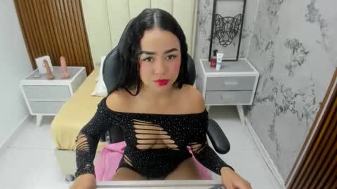          online show from 10.11.25