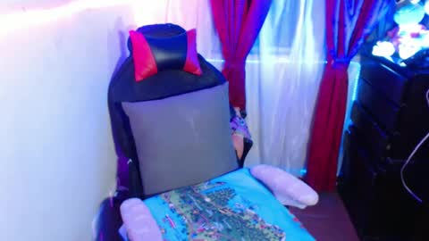 scarleth    follow mee 3 kis online show from 12.18.24