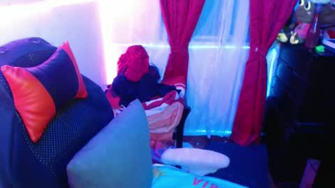scarleth    follow mee 3 kis online show from 02.04.25