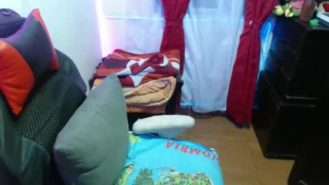 scarleth    follow mee 3 kis online show from 02.06.25