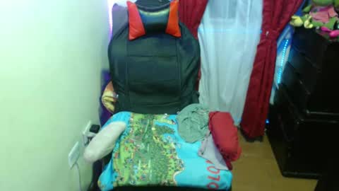 scarleth    follow mee 3 kis online show from 02.08.25