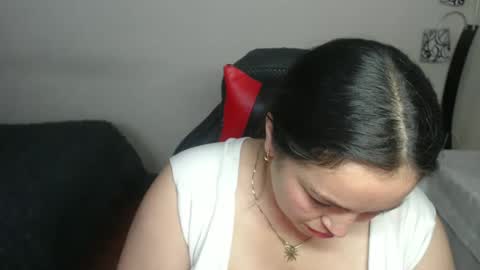 scarleth    follow mee 3 kis online show from 10.28.25