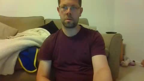 Snapshot of britguy6985 chatting on 06.10.26 britguy6985 online show from 06.10.26