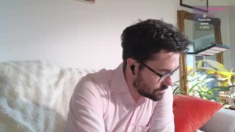 Snapshot of britishpoet chatting on 05.17.26 Callum online show from 05.17.26