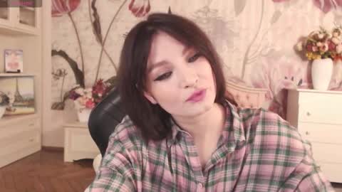 Snapshot of britneybarker chatting on 09.30.25 britneybarker online show from 09.30.25