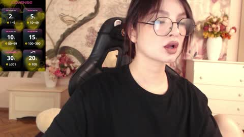 Snapshot of britneybarker chatting on 11.07.25 britneybarker online show from 11.07.25