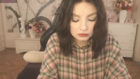 Snapshot of britneybarker chatting on 04.29.26 britneybarker online show from 04.29.26