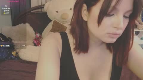 Snapshot of britneybarker chatting on 05.29.26 britneybarker online show from 05.29.26