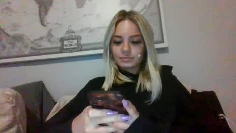 Snapshot of britneycherry08 chatting on 07.01.26 britneycherry08 online show from 07.01.26