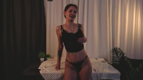 my name is Britney Im 18 years old I love to draw and want to learn to dance online show from 03.15.26