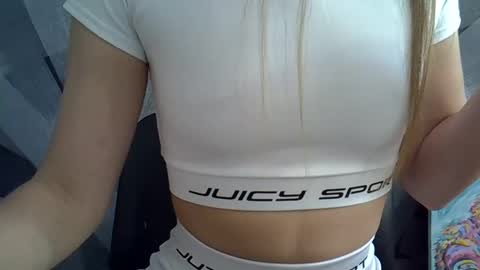 BritneyxKittens online show from 11.04.25