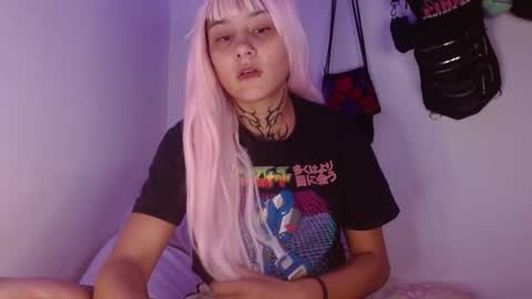 Snapshot of brittany_bubbles chatting on 10.07.25 maru miaw Please help me to reach 100 thumbs up online show from 10.07.25