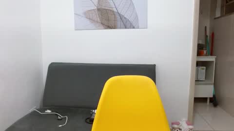 Snapshot of brittany_bubbles chatting on 10.30.25 maru miaw Please help me to reach 100 thumbs up online show from 10.30.25