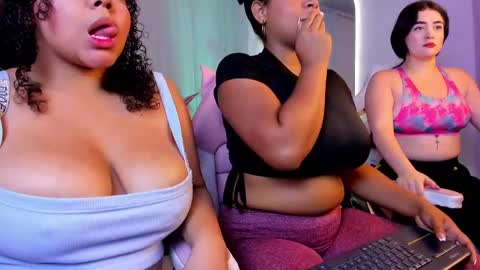 Snapshot of brittany_cute18 chatting on 03.01.25 online show from 03.01.25