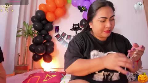 Snapshot of brittany_morrison chatting on 10.28.25 brittany online show from 10.28.25