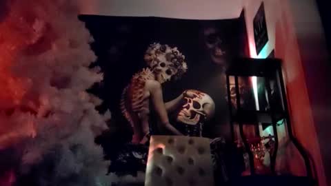 Snapshot of broad90210 chatting on 02.25.26 broad90210 online show from 02.25.26