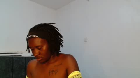 Snapshot of broken_haloo chatting on 02.18.26 broken_haloo online show from 02.18.26