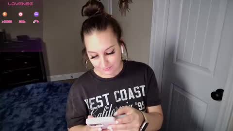 Snapshot of brookebee27 chatting on 02.14.25 brookebee online show from 02.14.25