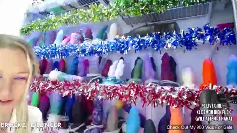 Snapshot of brookedillinger chatting on 10.07.25 Brooke1993 online show from 10.07.25