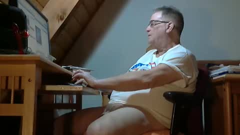 Snapshot of brubar chatting on 04.05.26 brubar online show from 04.05.26