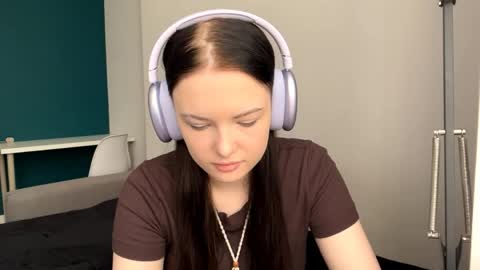 Snapshot of brunaceasor chatting on 05.04.26 Luna online show from 05.04.26