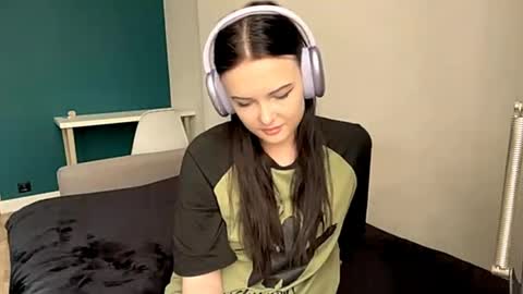 Snapshot of brunaceasor chatting on 05.19.26 Luna online show from 05.19.26
