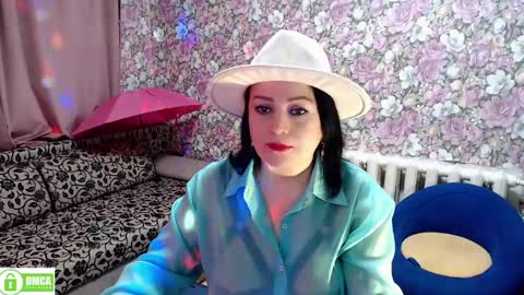 Snapshot of brunette7786 chatting on 01.16.25 Julia online show from 01.16.25