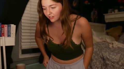 brunettebaby040 online show from 10.16.25