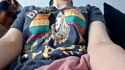 Snapshot of brunettedoll100 chatting on 10.22.25 brunettedoll100 online show from 10.22.25