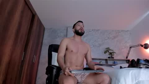 Andres Suarez online show from 10.12.25