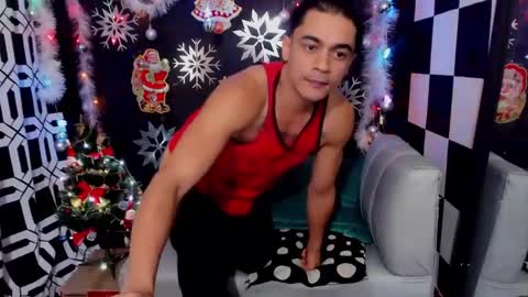 Snapshot of brunocuttie94 chatting on 12.23.24 Join my fan club here 150 tokens a month online show from 12.23.24