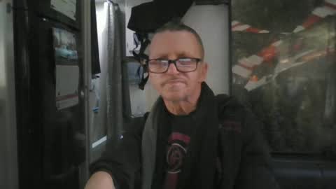 Snapshot of brushsquach chatting on 01.18.26 Steve... aka SkinnieDippin aka TimberTramp online show from 01.18.26