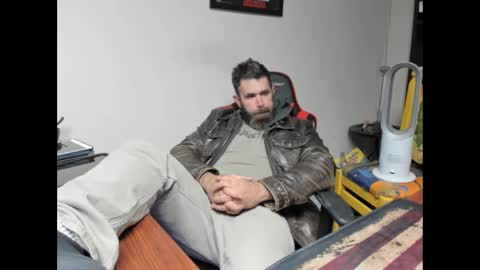 Snapshot of brutalmaster1983 chatting on 11.06.25 BRUTALMASTER1983 online show from 11.06.25