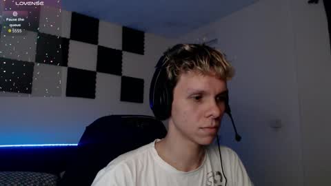 Snapshot of bryamado chatting on 09.24.25 bryamado online show from 09.24.25