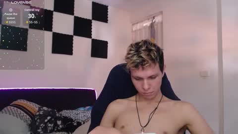 Snapshot of bryamado chatting on 10.02.25 bryamado online show from 10.02.25