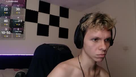 Snapshot of bryamado chatting on 10.04.25 bryamado online show from 10.04.25