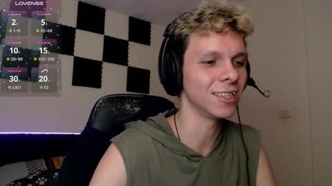 Snapshot of bryamado chatting on 10.06.25 bryamado online show from 10.06.25