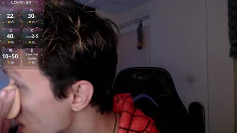 Snapshot of bryamado chatting on 10.13.25 bryamado online show from 10.13.25