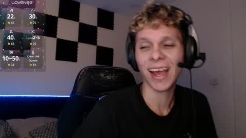 Snapshot of bryamado chatting on 10.17.25 bryamado online show from 10.17.25