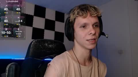 Snapshot of bryamado chatting on 10.21.25 bryamado online show from 10.21.25