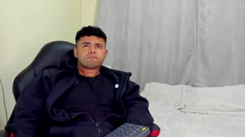 Snapshot of bryan_stoness chatting on 12.06.24 bryan stoness online show from 12.06.24