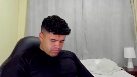 Snapshot of bryan_stoness chatting on 01.12.25 bryan stoness online show from 01.12.25