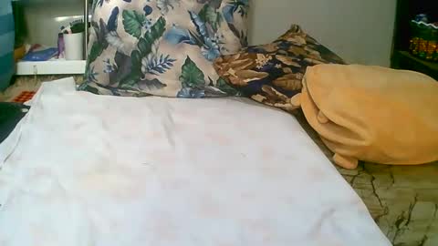 Snapshot of bryvanna_sweet chatting on 02.08.25 dee online show from 02.08.25