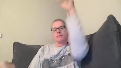 Snapshot of budman004 chatting on 11.12.25 budman004 online show from 11.12.25